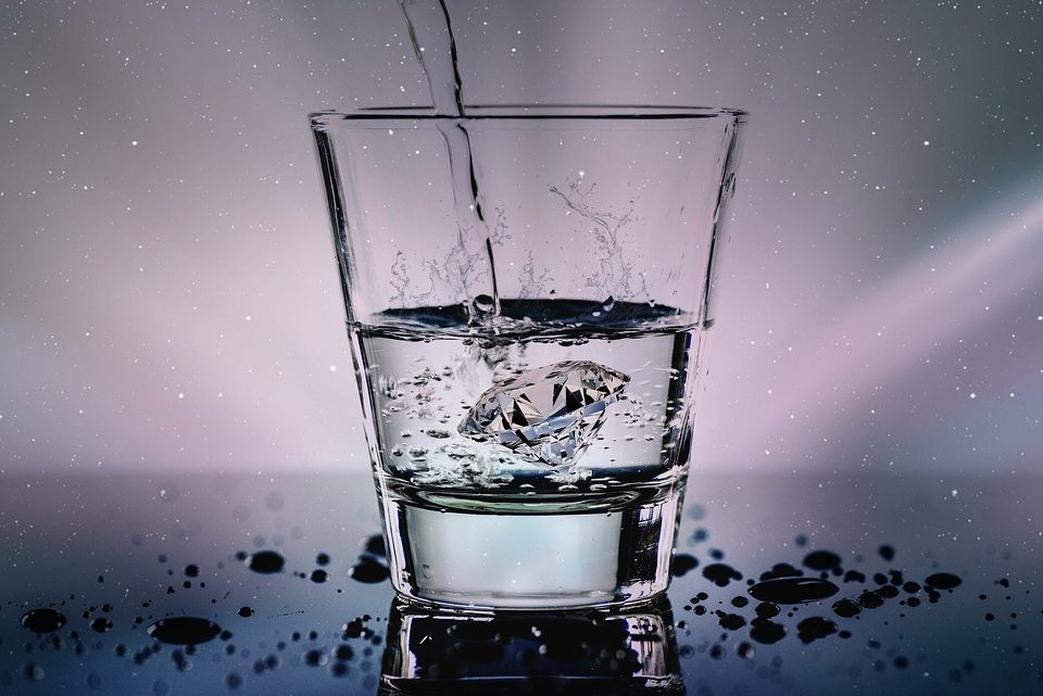Consommer de l’eau gazeuse: bonne ou mauvaise idée?